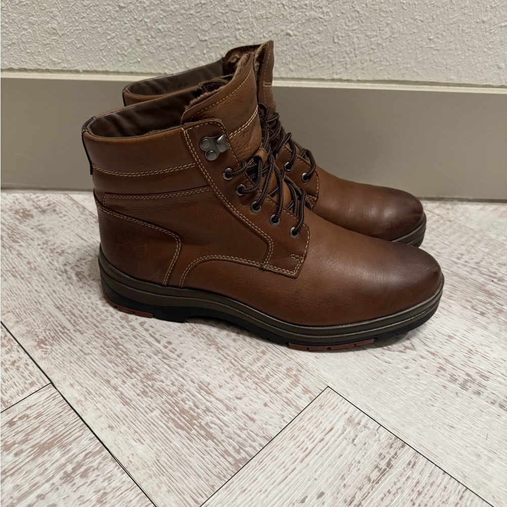 Johnston & Murphy shearling lined leather boots